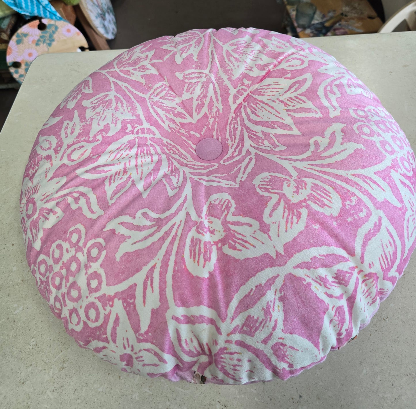 Round flower butterfly cushion