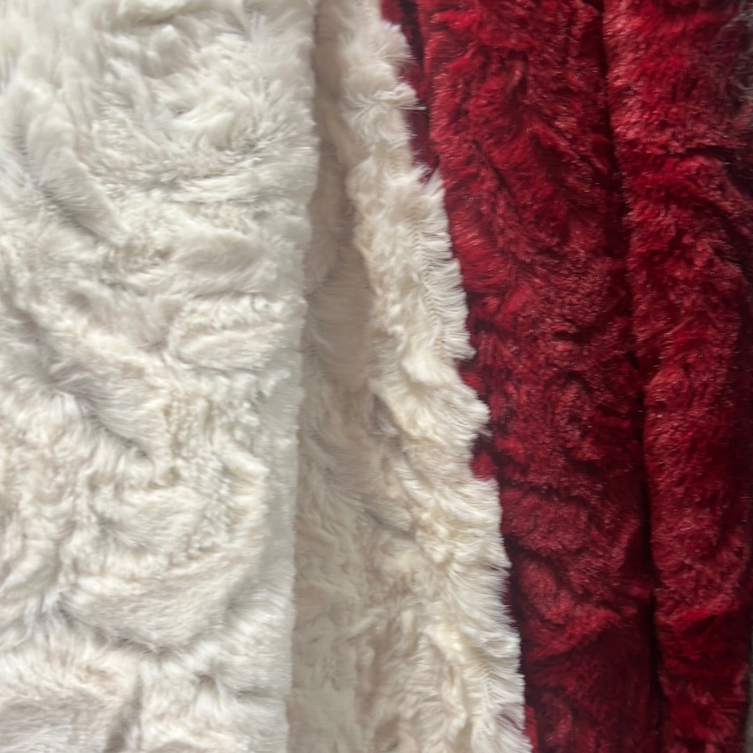 Cosy Fluffy Red/Ivory Blanket