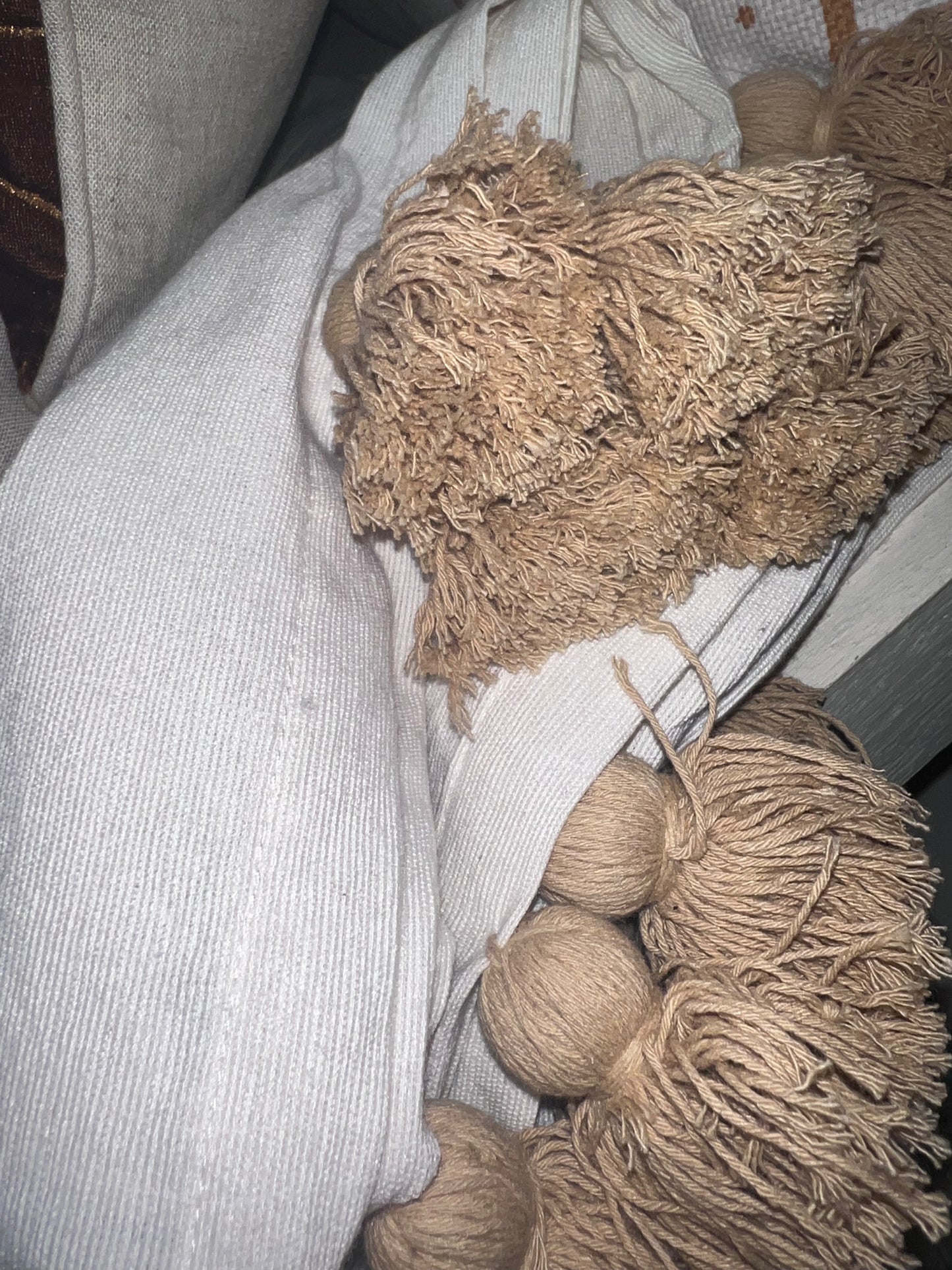 Ivory/ tanned tassels Throw