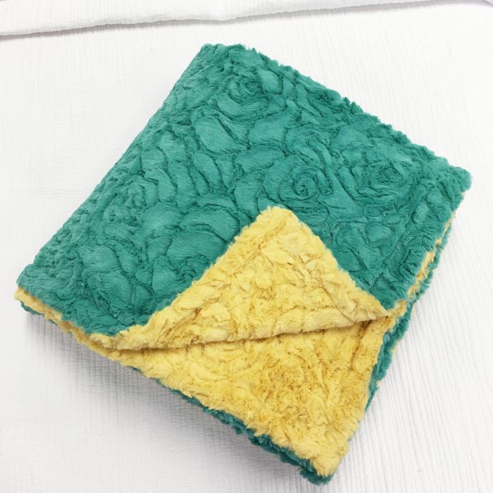 Cosy Fluffy Green/Yellow Blanket