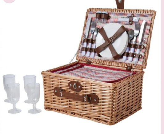 Cane Picnic Basket 4