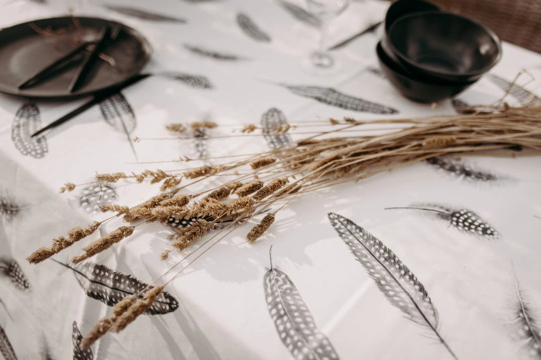 Feathers Table Cloth