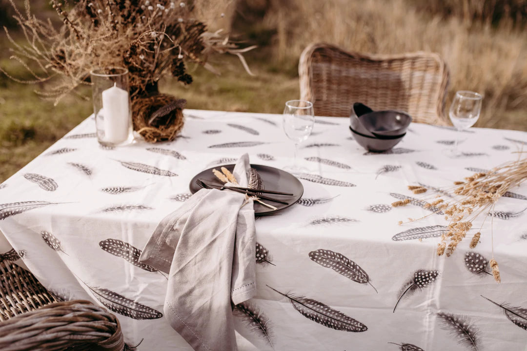 Feathers Table Cloth