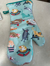 Load image into Gallery viewer, Kitty Oven Glove
